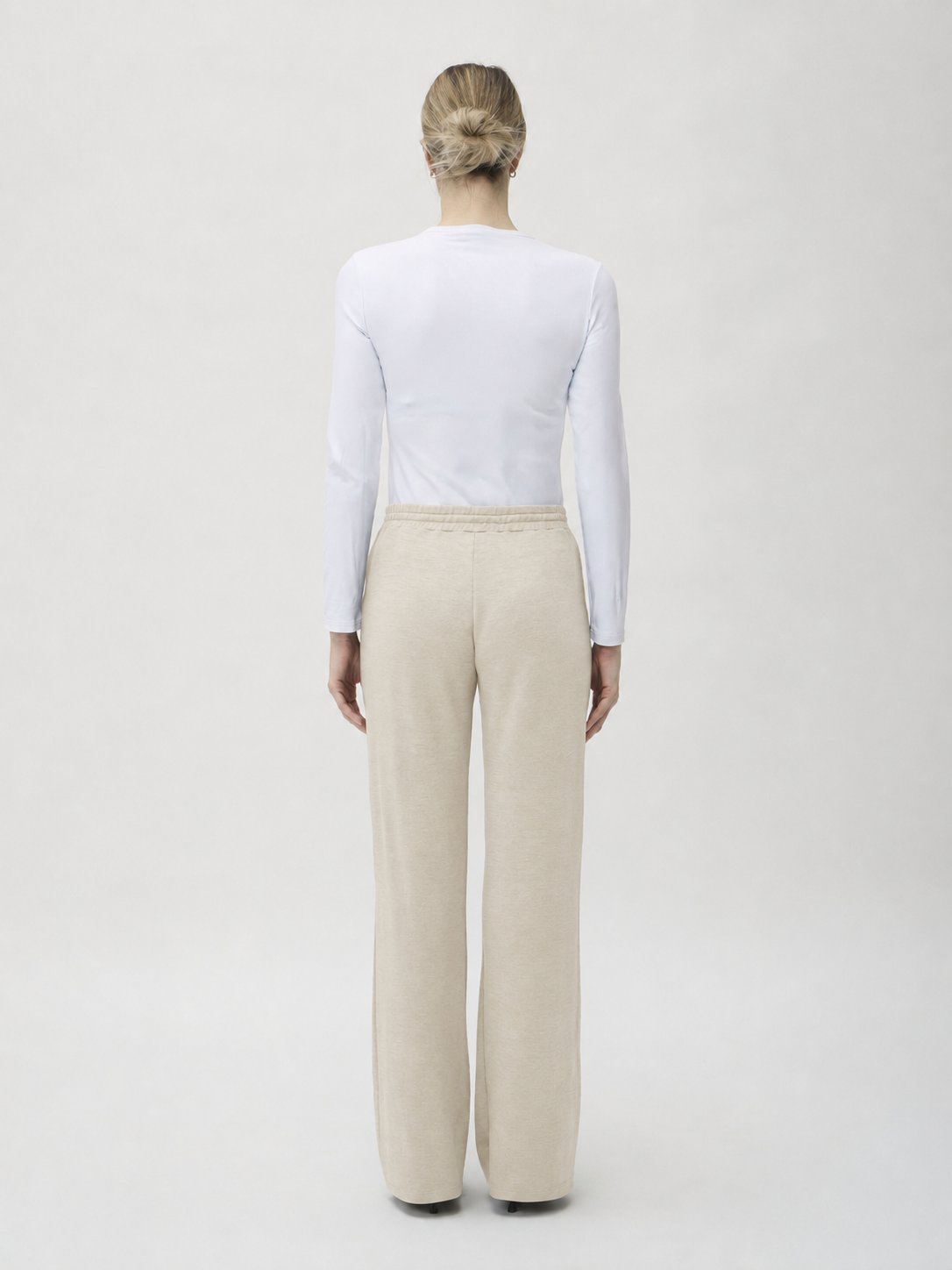 Straight-Legged Trousers in Darfo – 4026 Cream