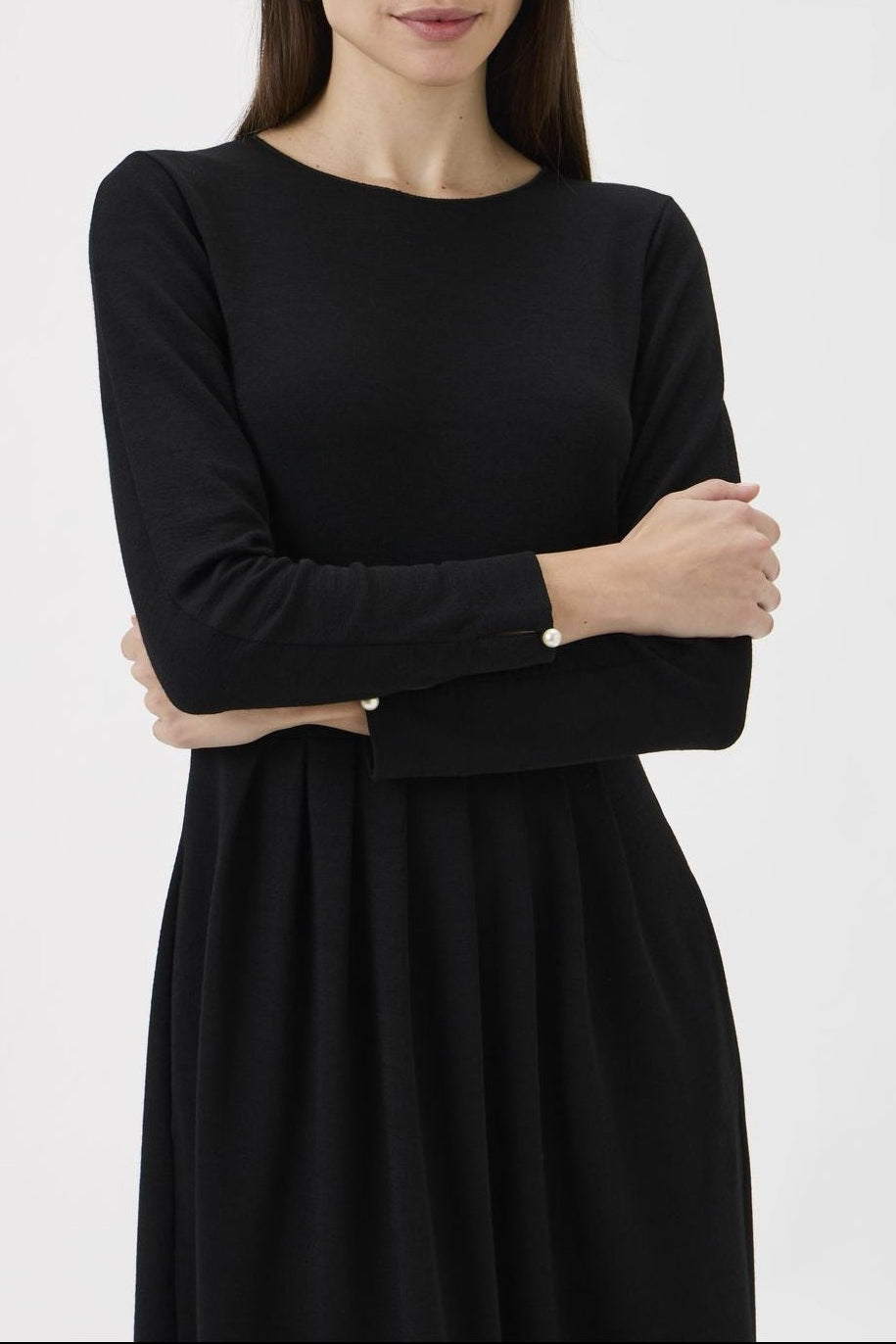 Classic Gug Dress With Pleated Skirt -  9486A Black