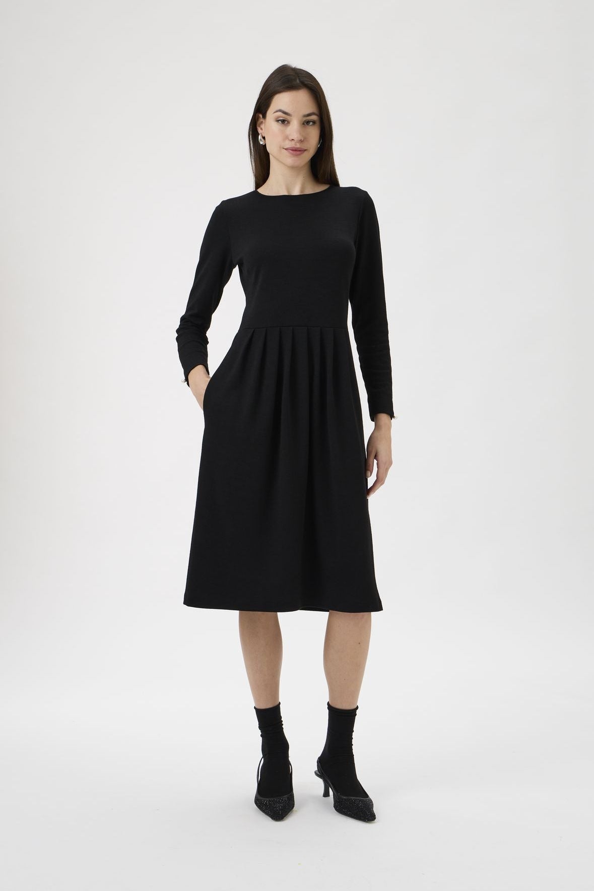 Classic Gug Dress With Pleated Skirt -  9486A Black