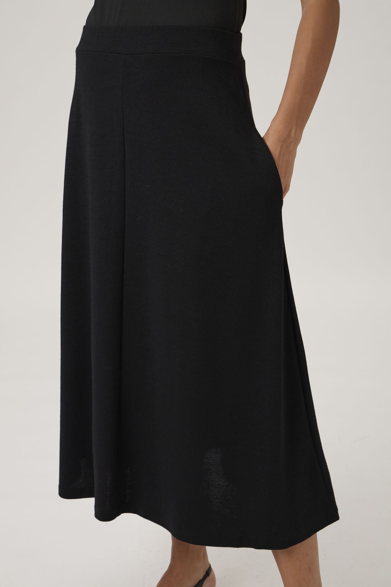 Wide flared skirt - Black