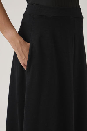 Medium Length Wide Flared Skirt - 3348 Black