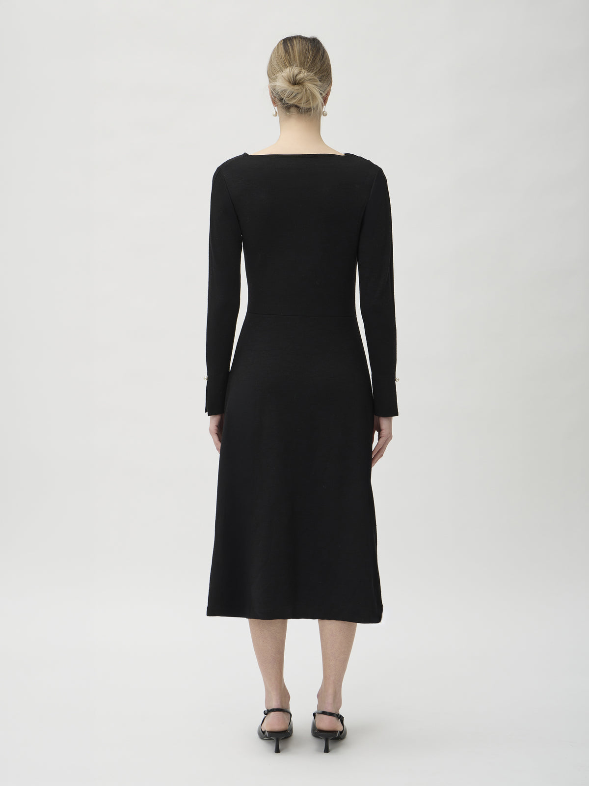 Dress Pleated Shoulder in Darfo – 9523 Black