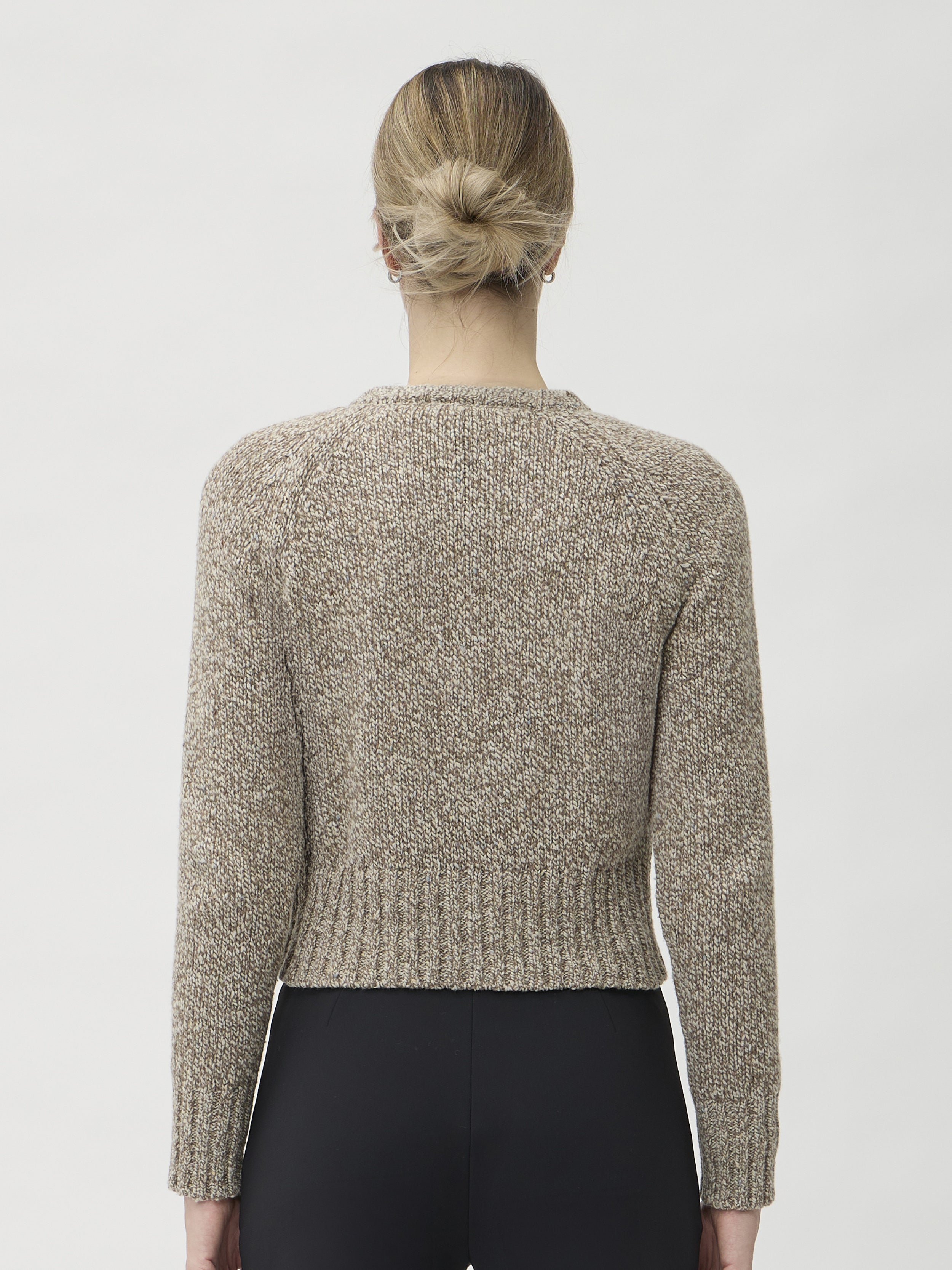 ELISE GUG Cardigan in Dixit 7084 Beige Melange – back view