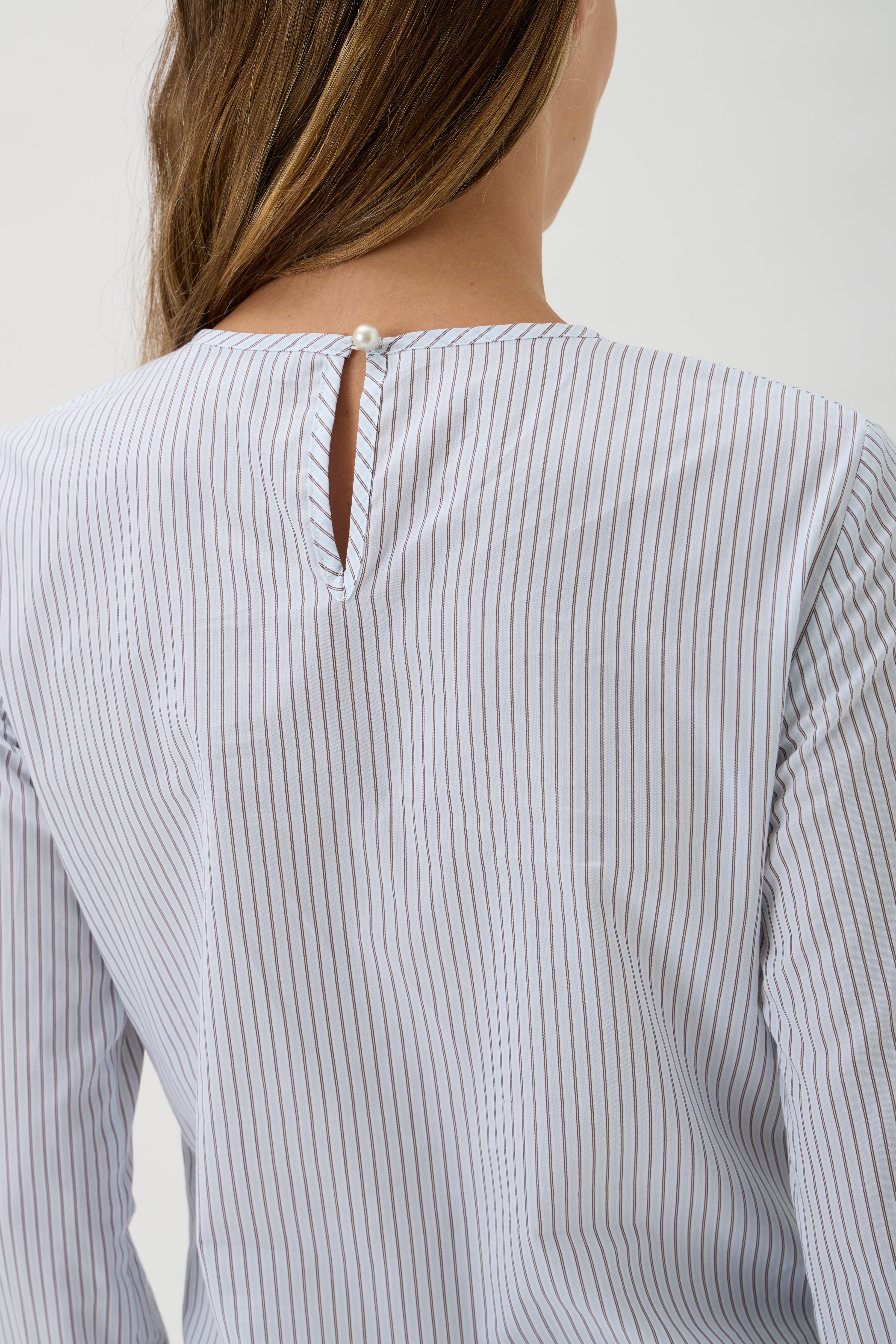 Blouse Rouge In Front – 208 Glory Stripes
