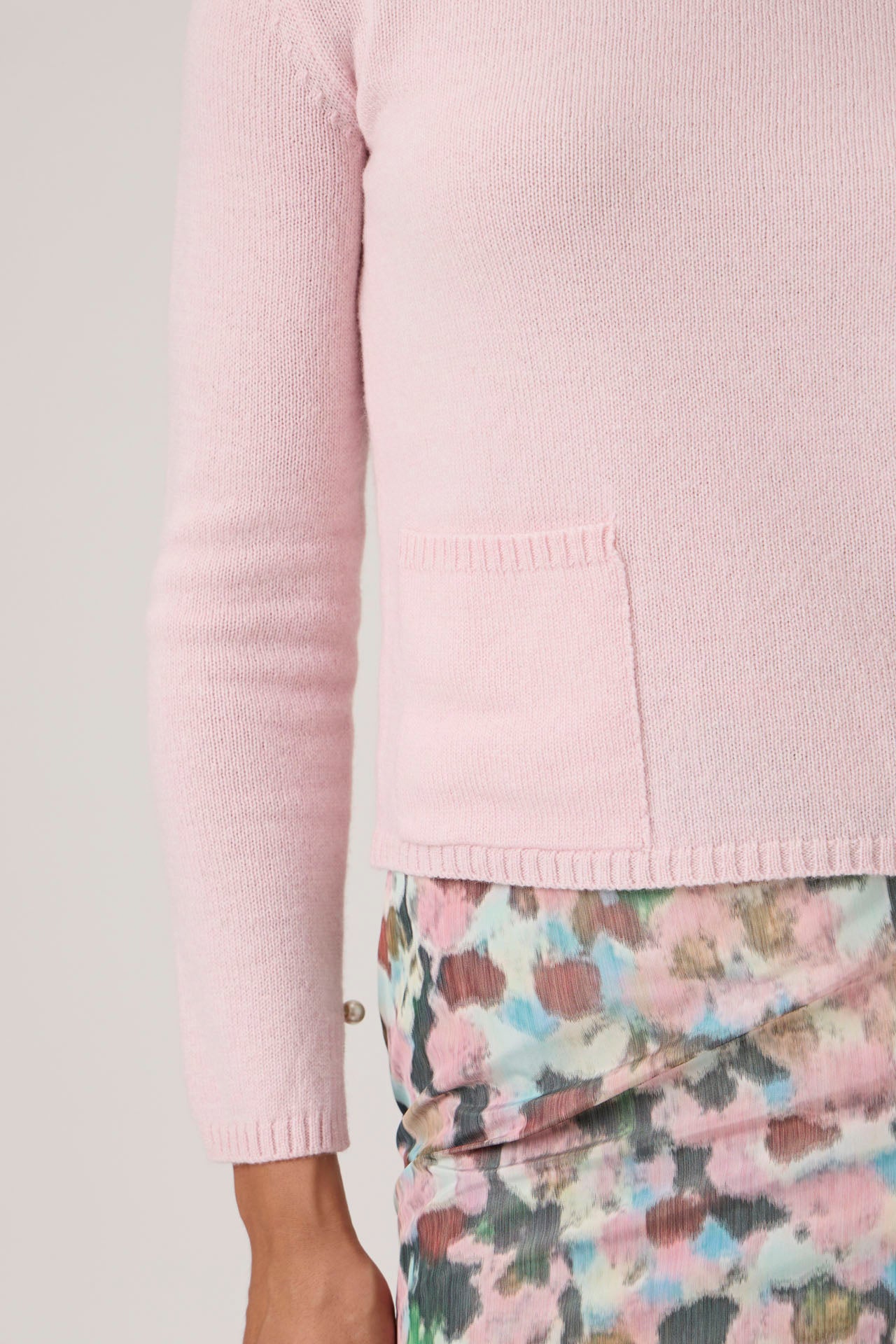 Soft Wool-Cashmere Sweater with Patch Pockets - Rosa