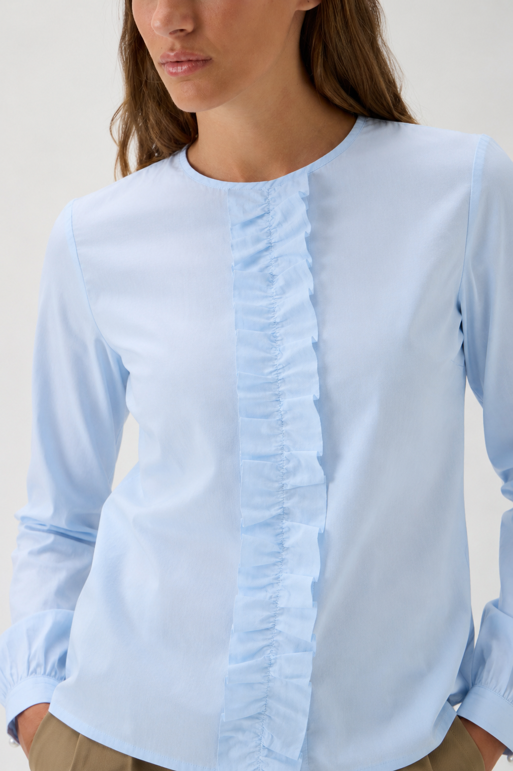  Blouse Rouge In Front Maxlin 208 Light Blue – close-up of ruffle details