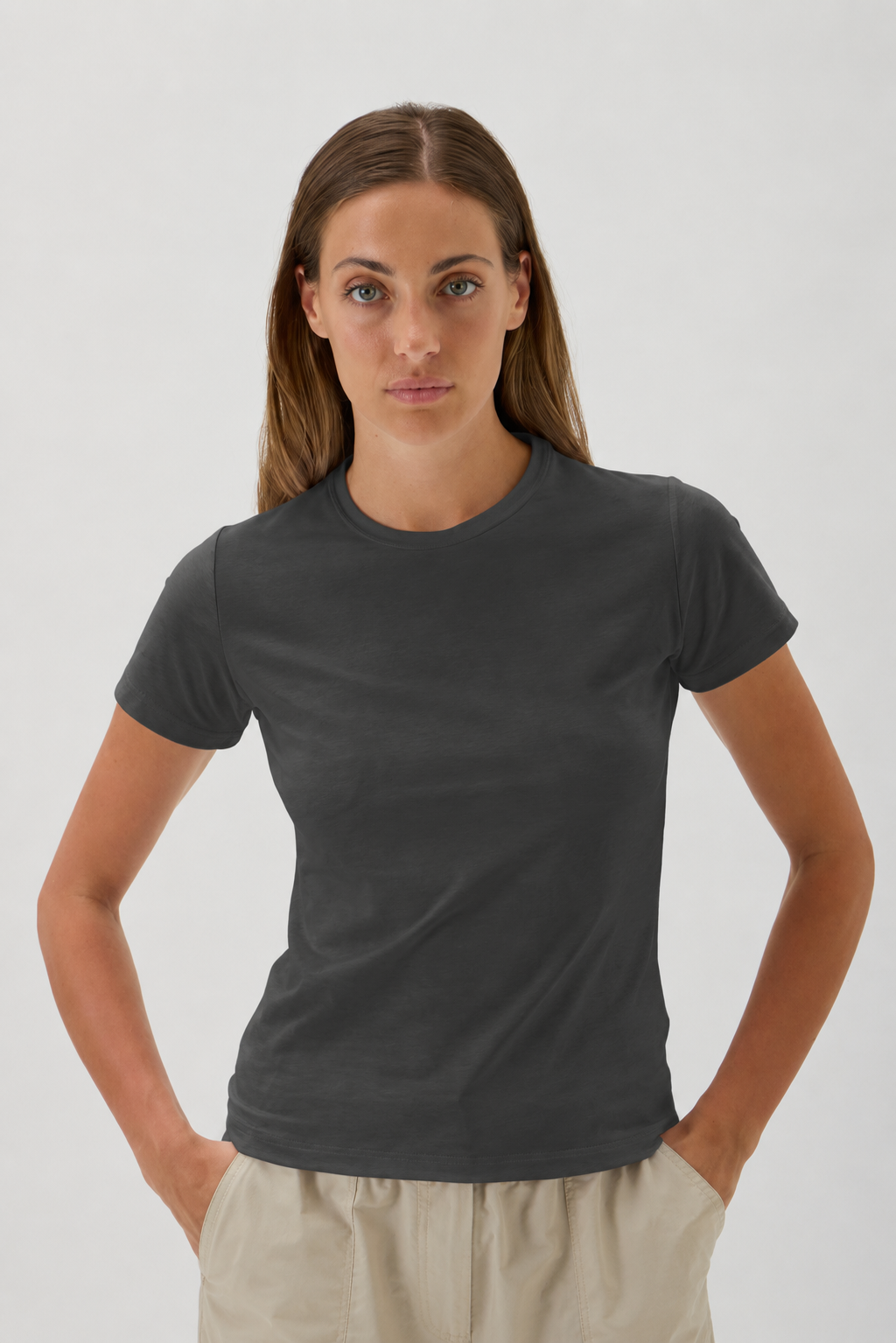 Short-Sleeve Fitted T-Shirt in Nair - 1002 Black