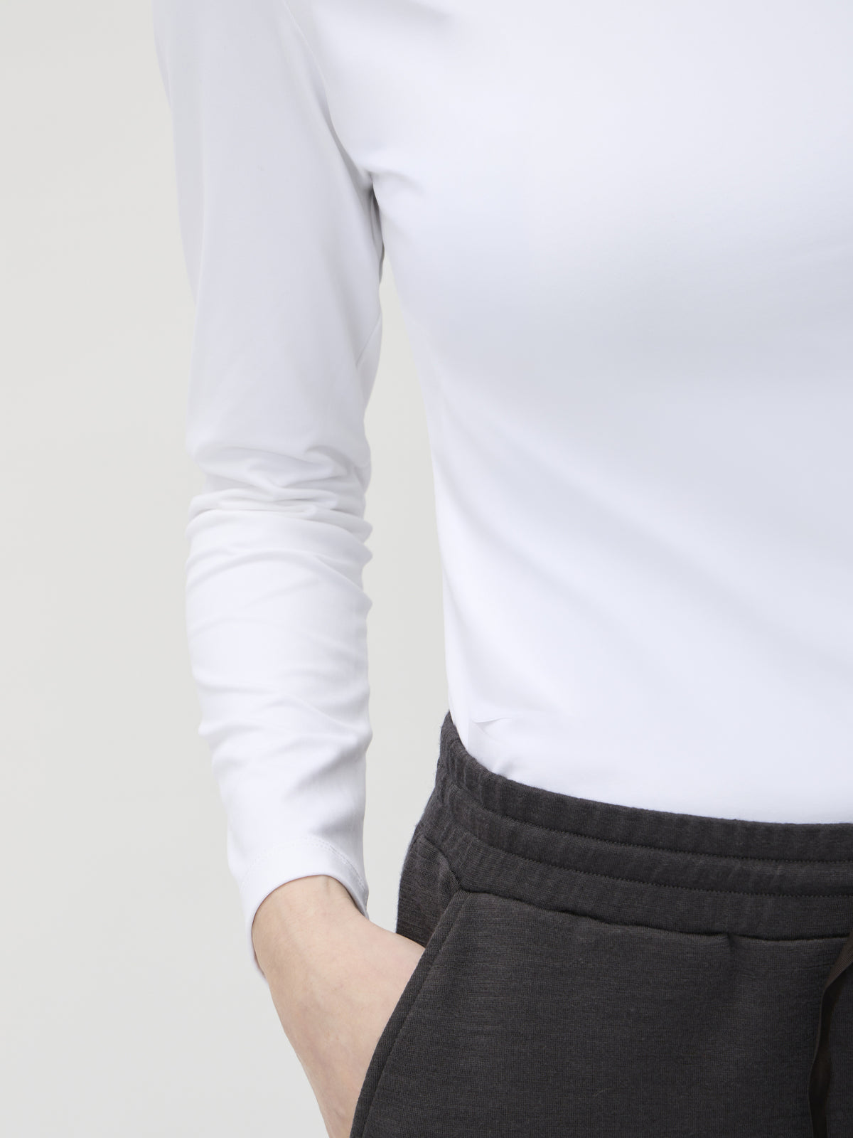 Long-Sleeve Fitted T-Shirt in Nair – 1002ML White
