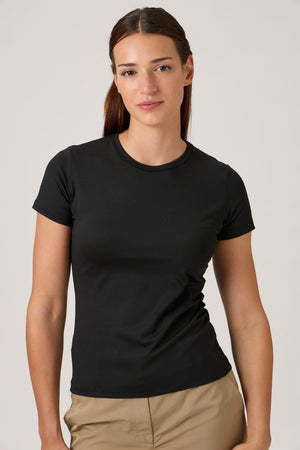 Short-Sleeve Fitted T-Shirt in Nair - Black