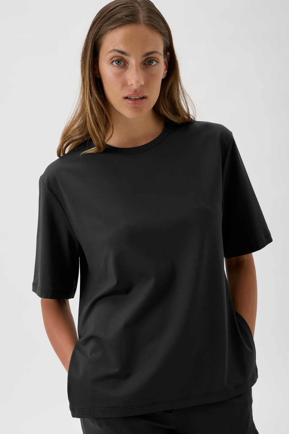 Oversized T-Shirt with Side Slits – Nair 1197 BLACK