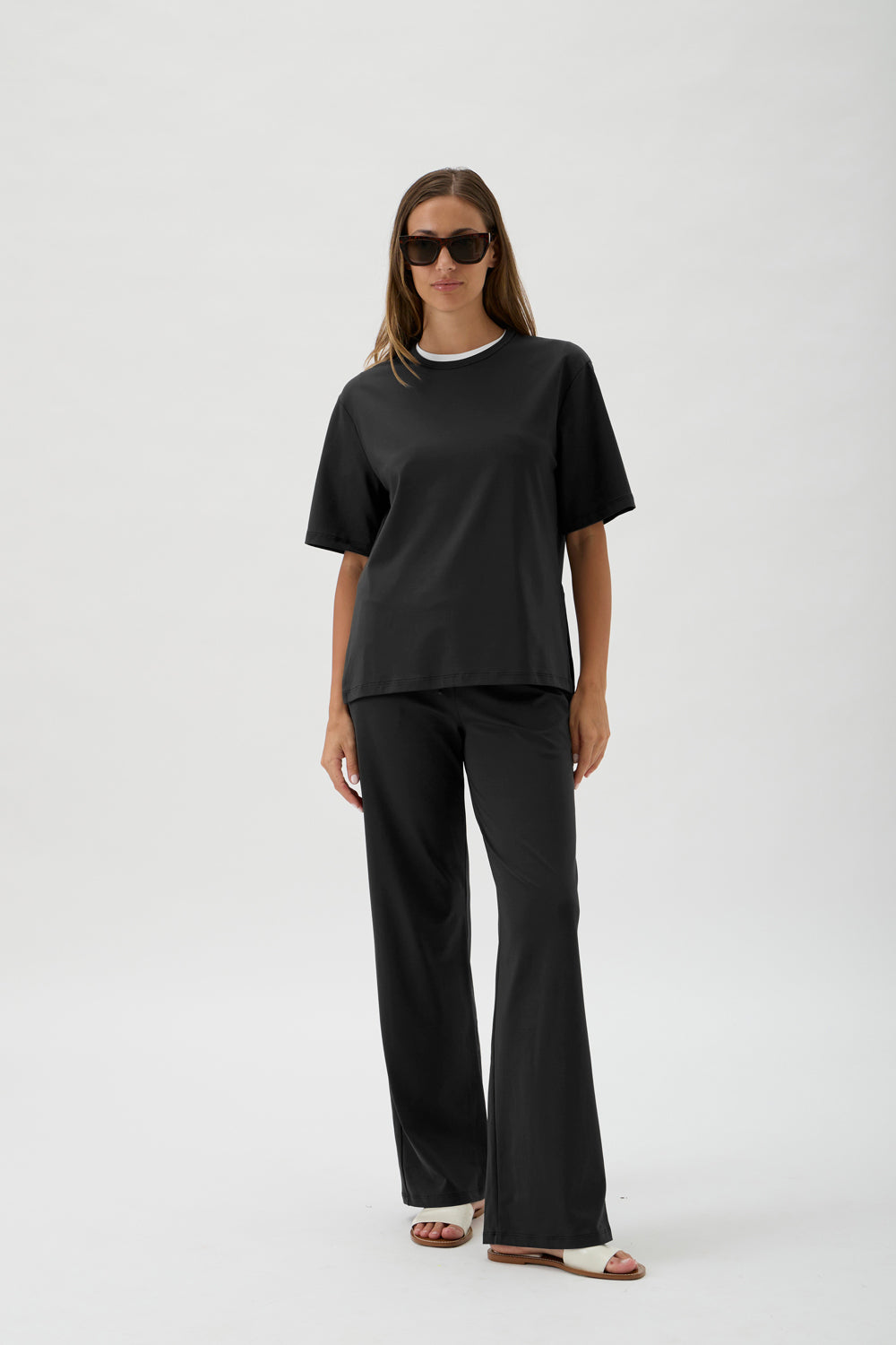 Oversized T-Shirt with Side Slits – Nair 1197 BLACK