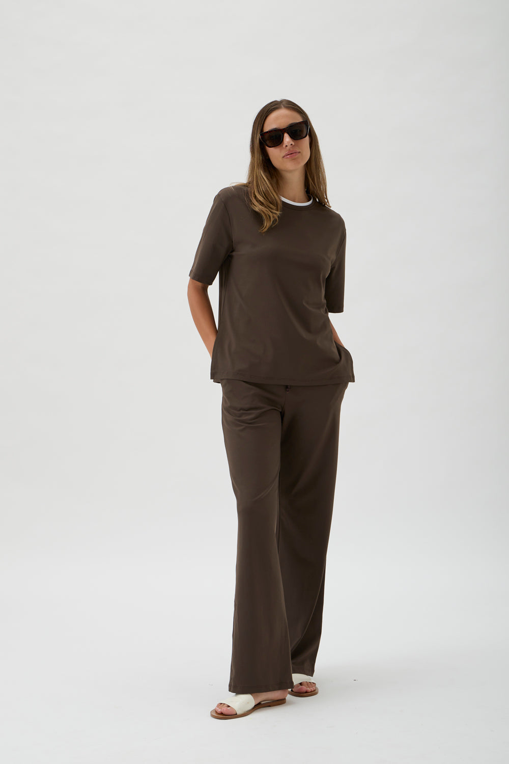 Oversized T-Shirt with Side Slits – Nair 1197 CIioccolato
