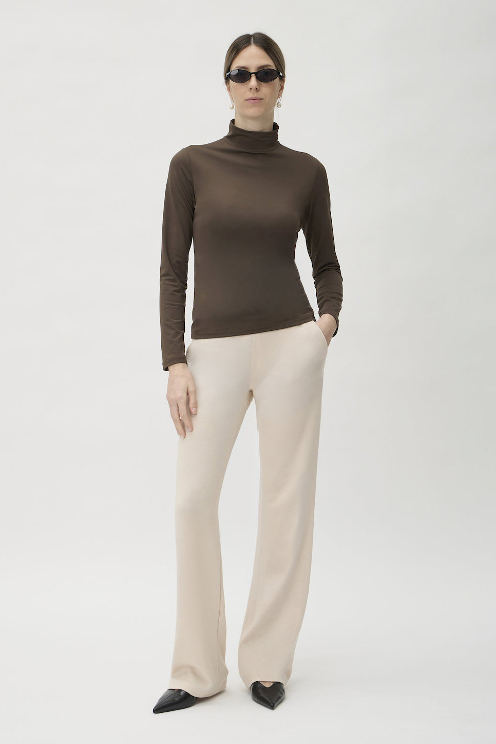 T-Shirt High Neck in Nair – 1203 Cioccolato