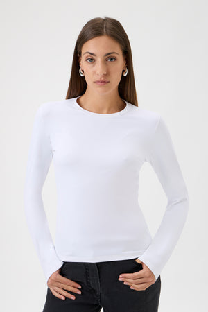 Long-Sleeve Fitted T-Shirt in Nair - White