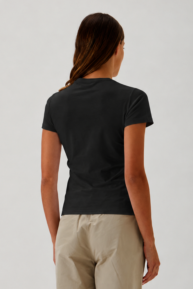 Short-Sleeve Fitted T-Shirt in Nair - 1002 Black