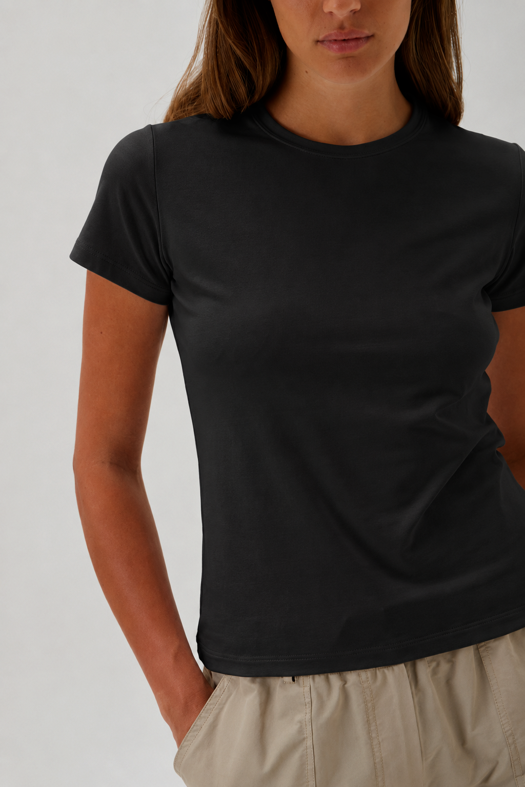 Short-Sleeve Fitted T-Shirt in Nair - 1002 Black