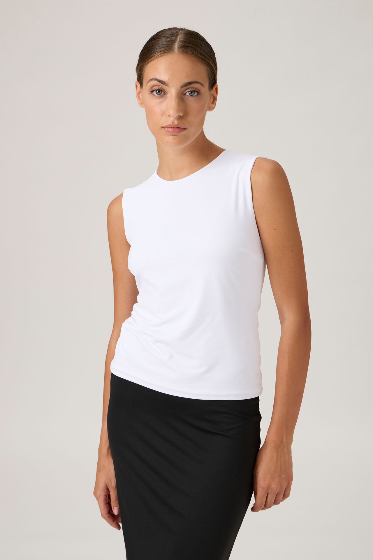 Sleeveless Tank Top with Back Pearl Detail - White