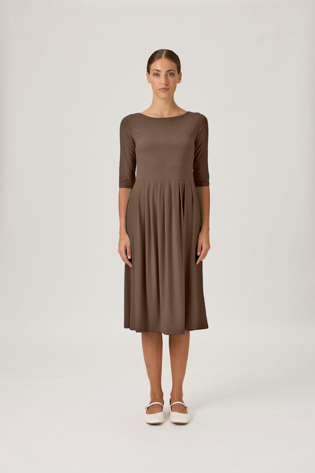 Midi dress with pleated skirt in Nocciola, three-quarter front view