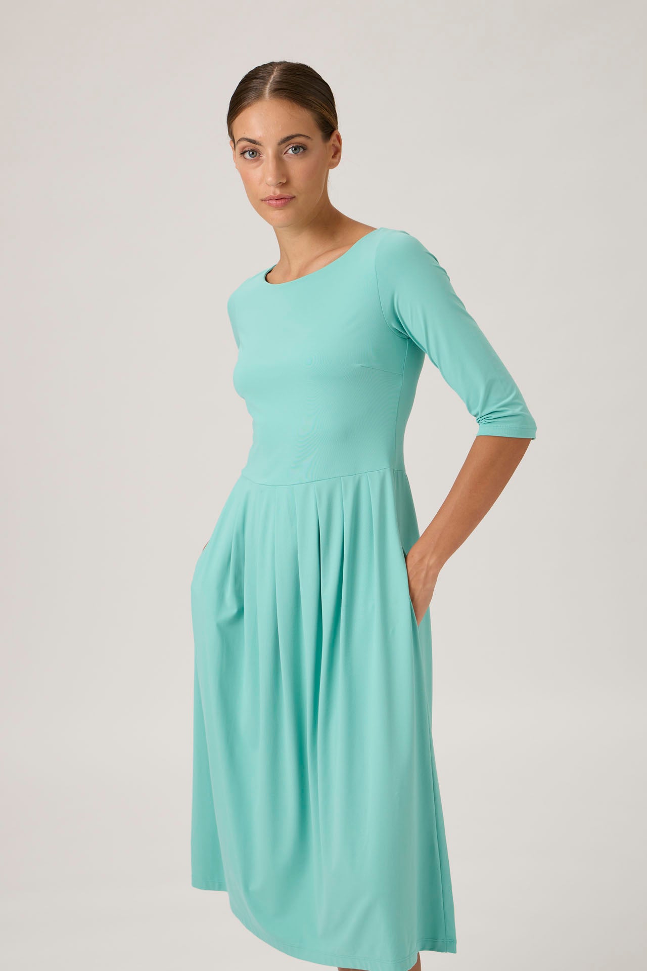 Pleated Boatneck Dress - Verde