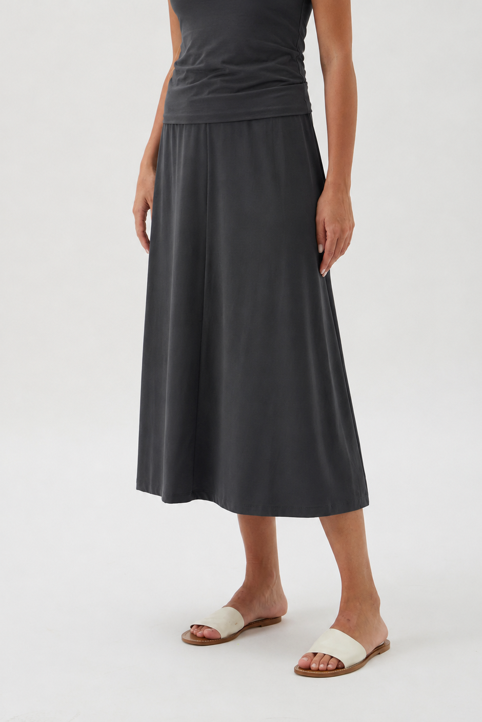Mid-Length A-Line Skirt – Nilo 3355 Black