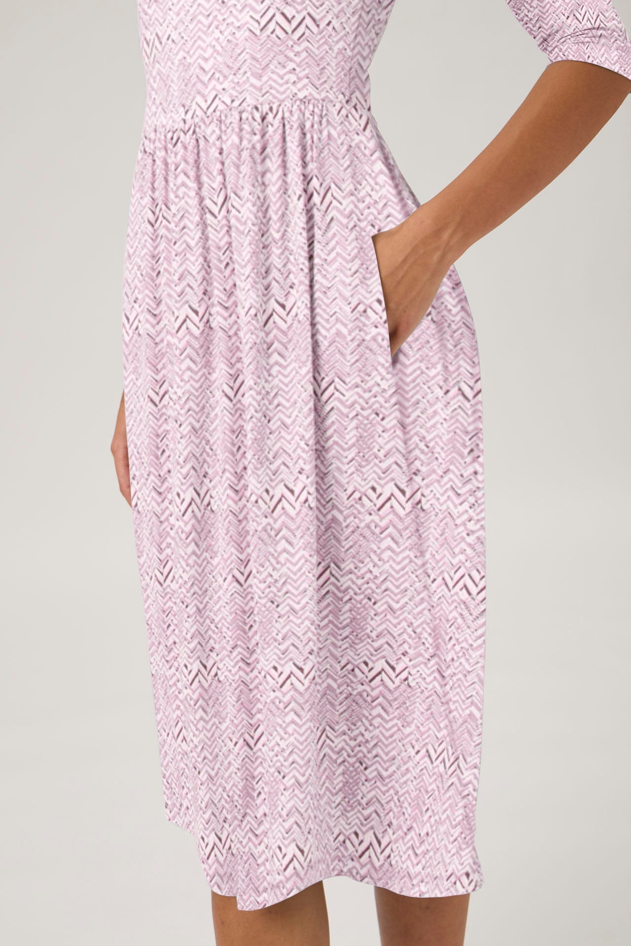 Pleated Boatneck Dress - Print Rosa