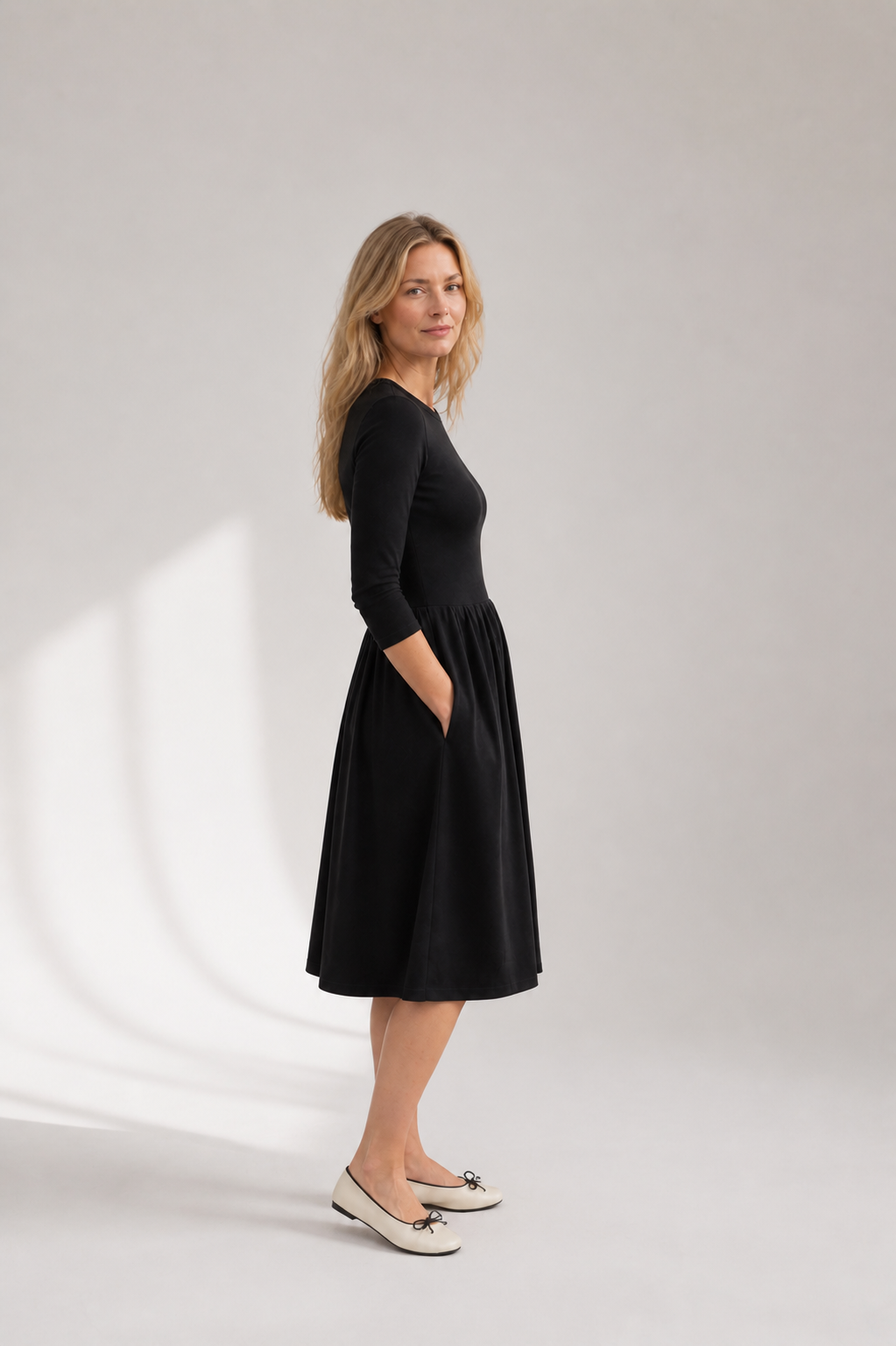 T-shirt Dress with Pleated Skirt – Nilo 9515 Black