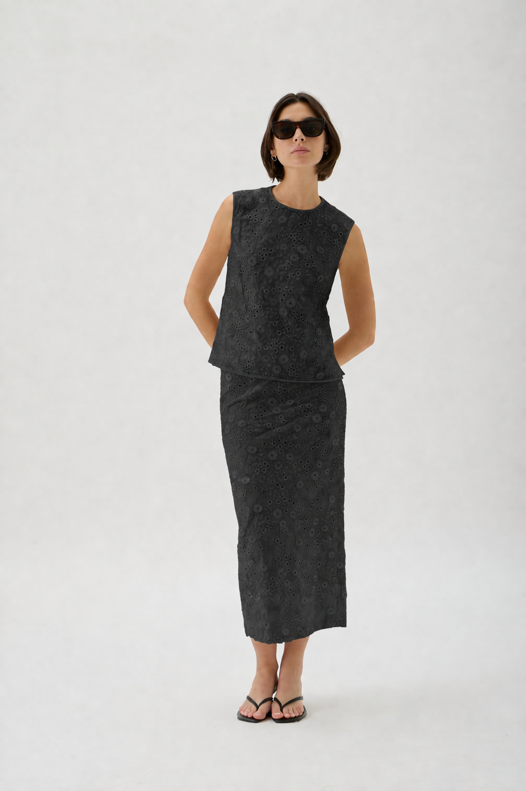 Sleeveless Embroidered Blouse – 2244 Ricamo 2244 BLACK