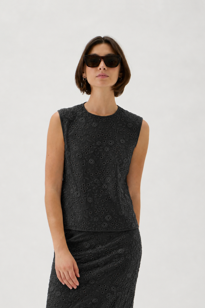 Sleeveless Embroidered Blouse – 2244 Ricamo 2244 BLACK