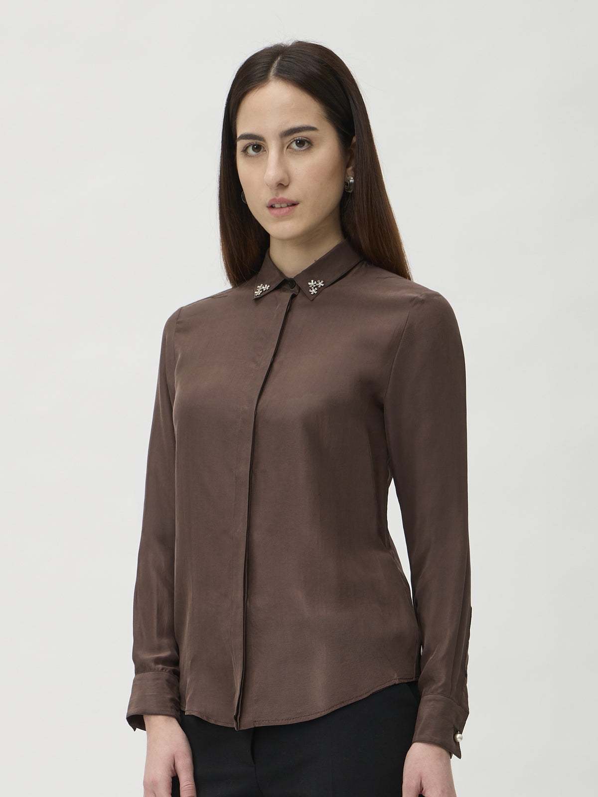 Shirt with Pin on Collar in Seta – 2207P Brown