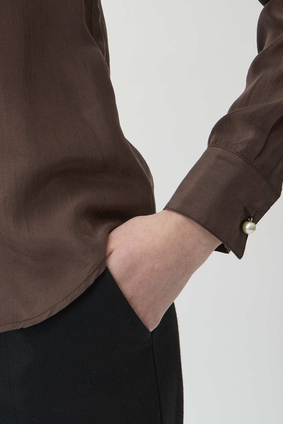 Shirt with Pin on Collar in Seta – 2207P Brown