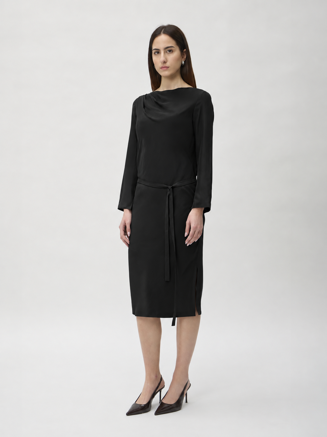 Straight Dress with Pleated Shoulders – Seta 9522 Black