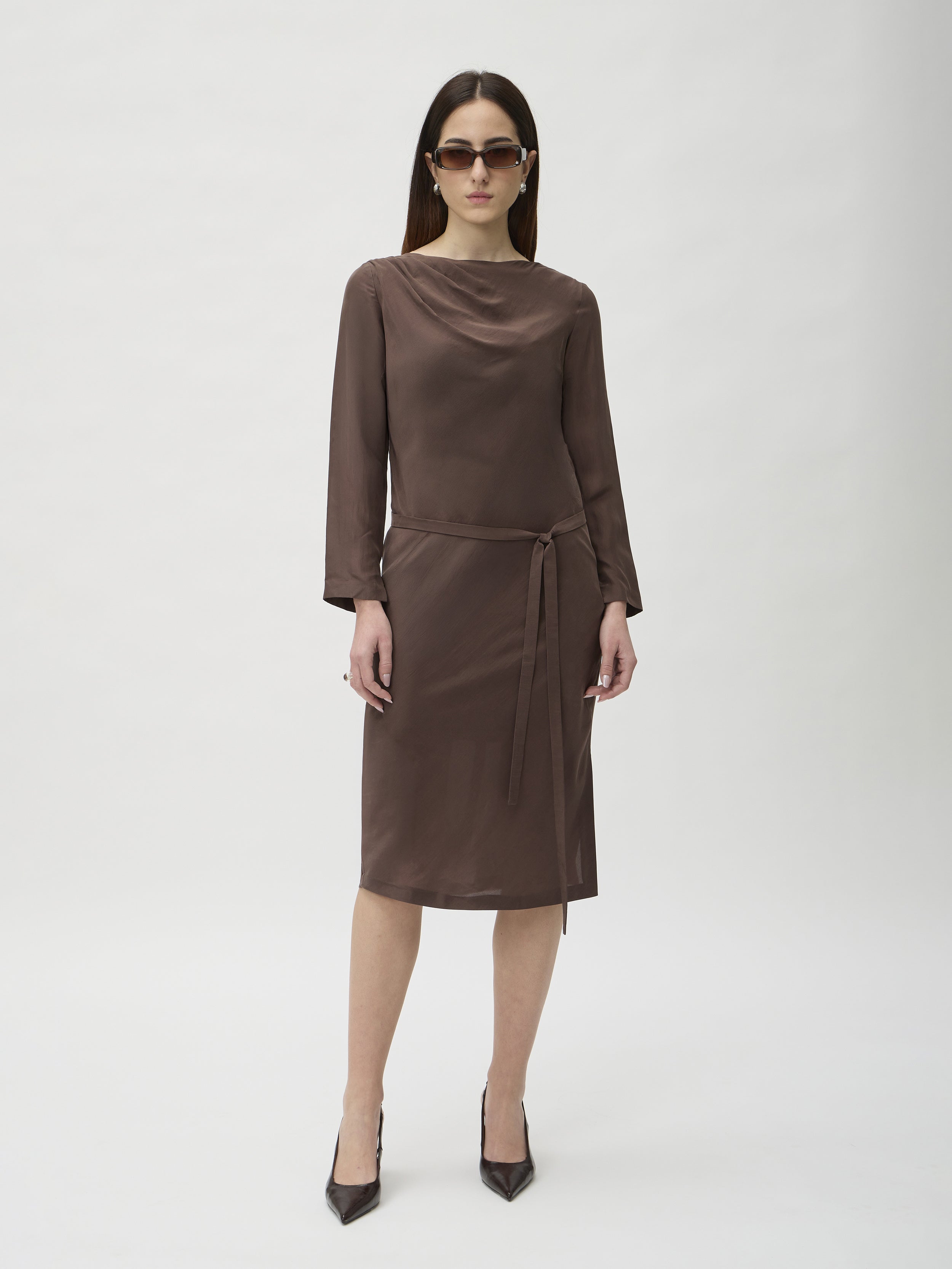 Dress Straight Pleated Shoulder in Seta – 9522 Brown