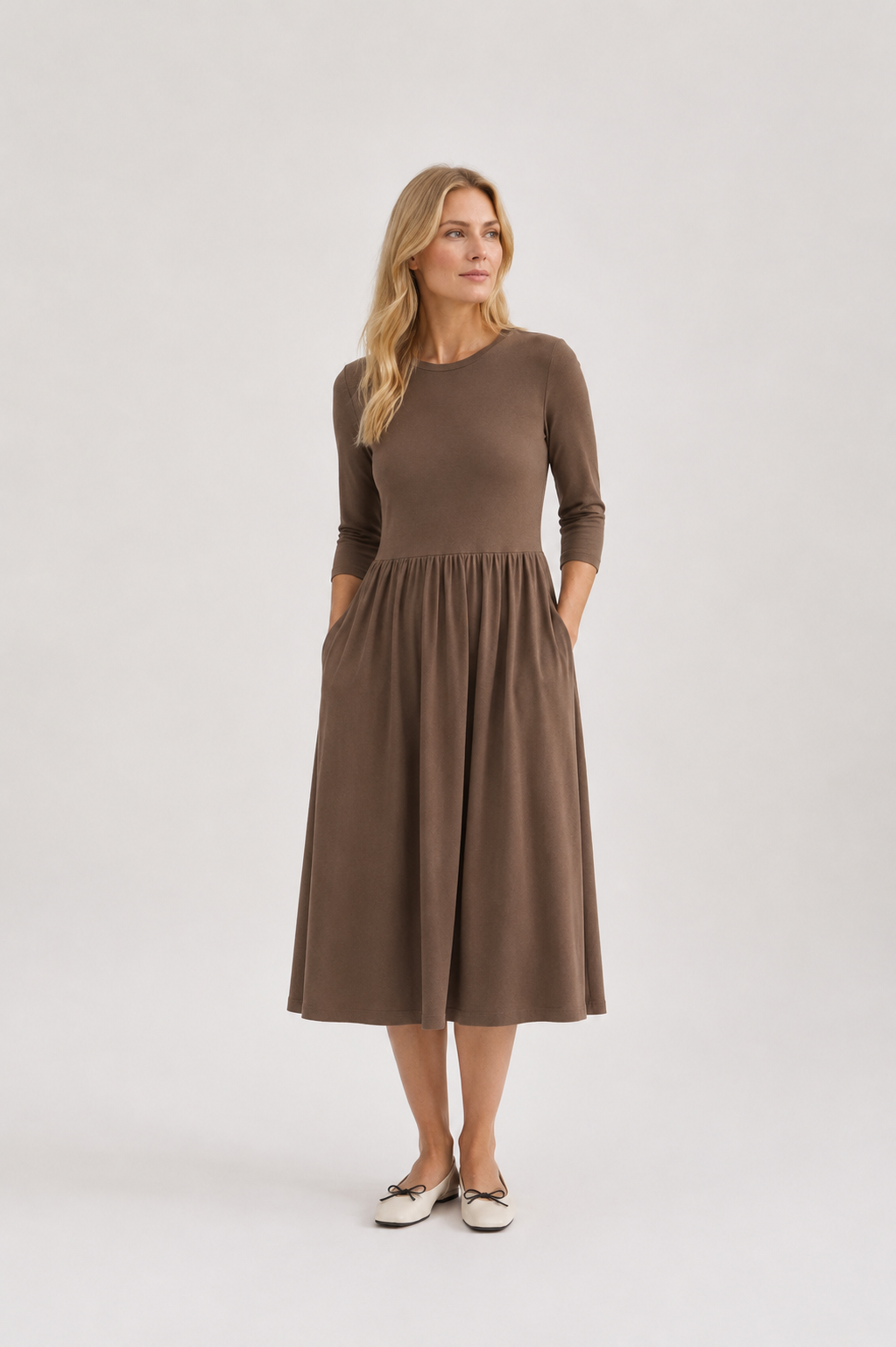 T-Shirt Dress with Pleated Skirt in NILO Jersey –  Cioccolato| Elise Gug (Kopi)